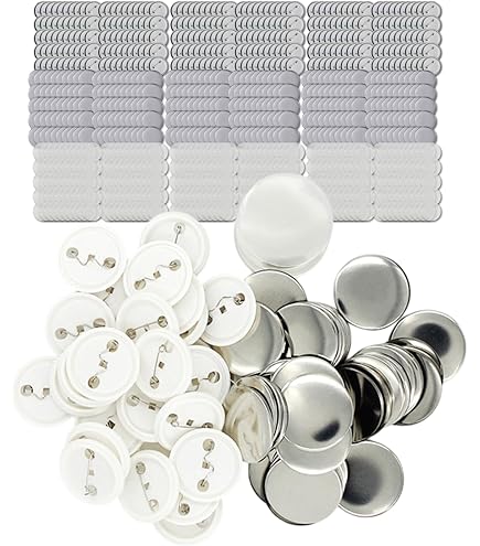 Amazon | 銀河鉄道999 缶バッジ No.14 SDトチローB | バッジ | おもちゃ